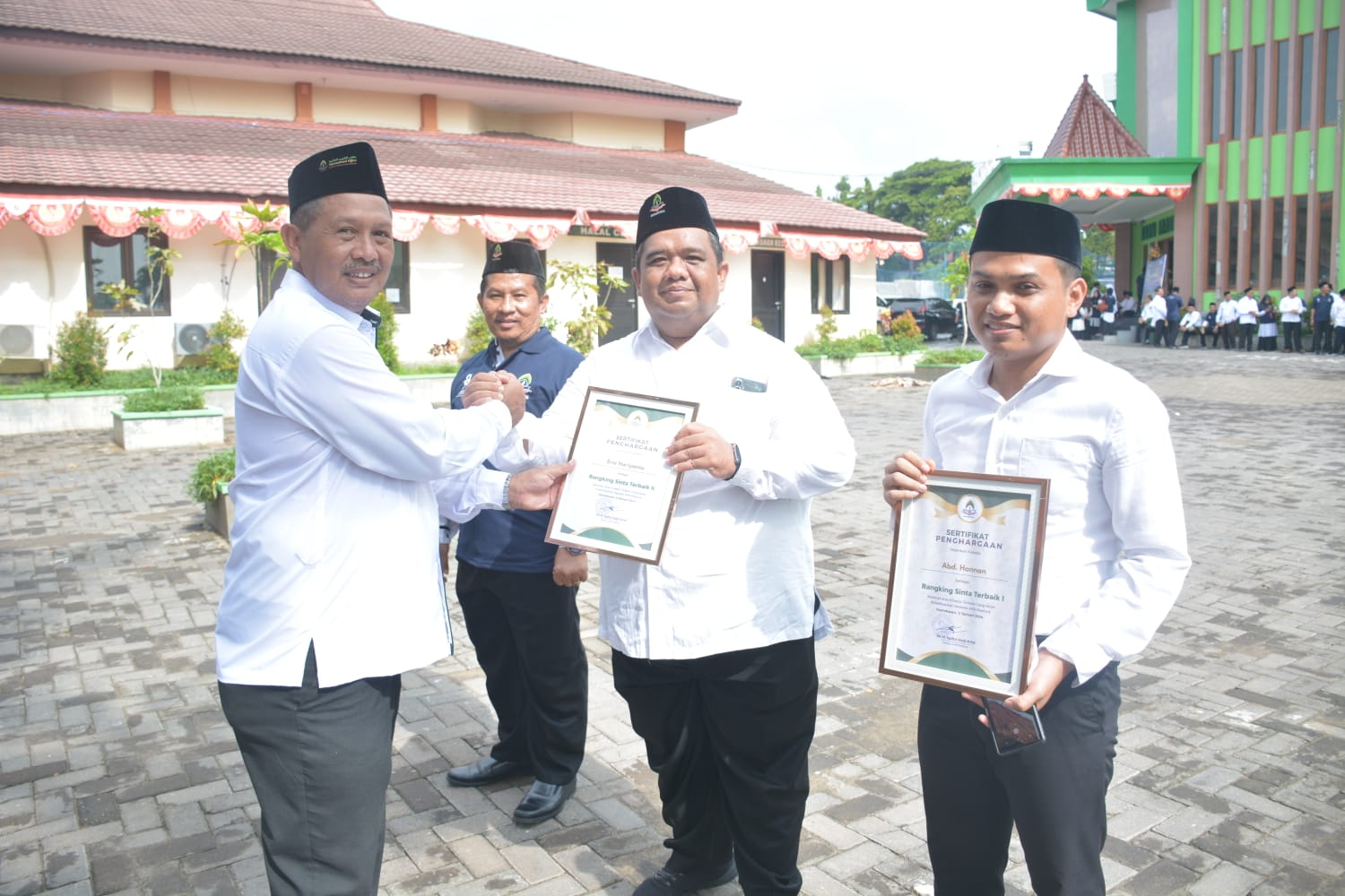 APEL HAB KE 78 KEMENAG RI, IAIN MADURA MEMBERI PENGHARGAAN SINTA AWARD, JURNAL INTERNASIONAL TERBAIK SERTA, KEGIATAN PENGHIJAUAN KAMPUS